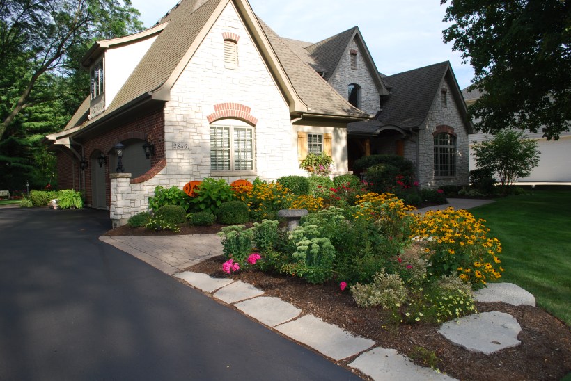 DWn krynicki front yd lndscaping summer 2013 along driveway