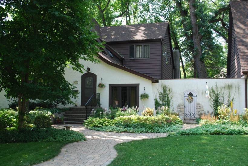 dwn shekleton front sidewalk 2014